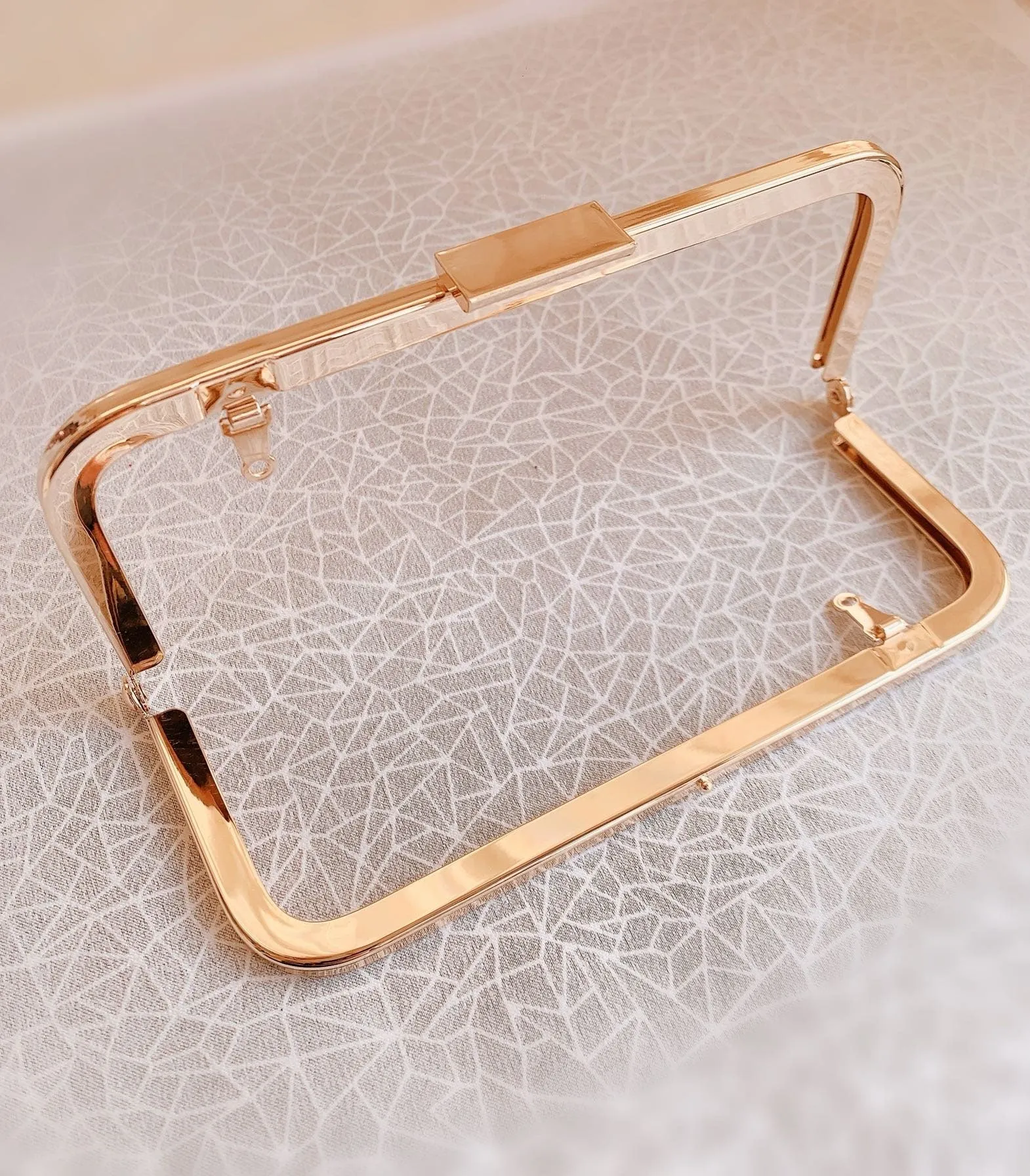18 x 7.5cm ( 7" x 3" ) Light Gold Purse Frame Handle Purse Frame