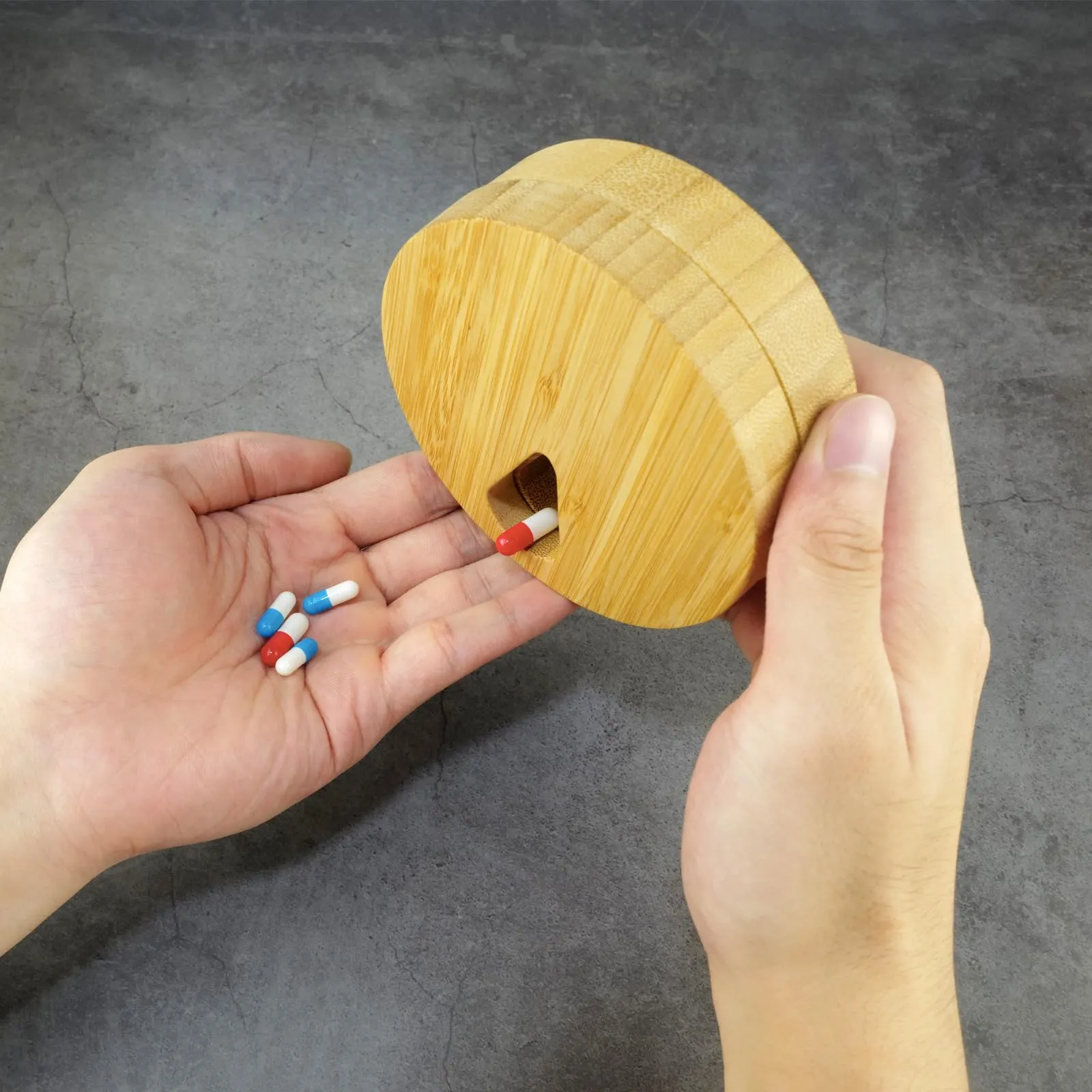 CHIEMONT: Wooden Portable Travel Pill Case with Velvet Bag