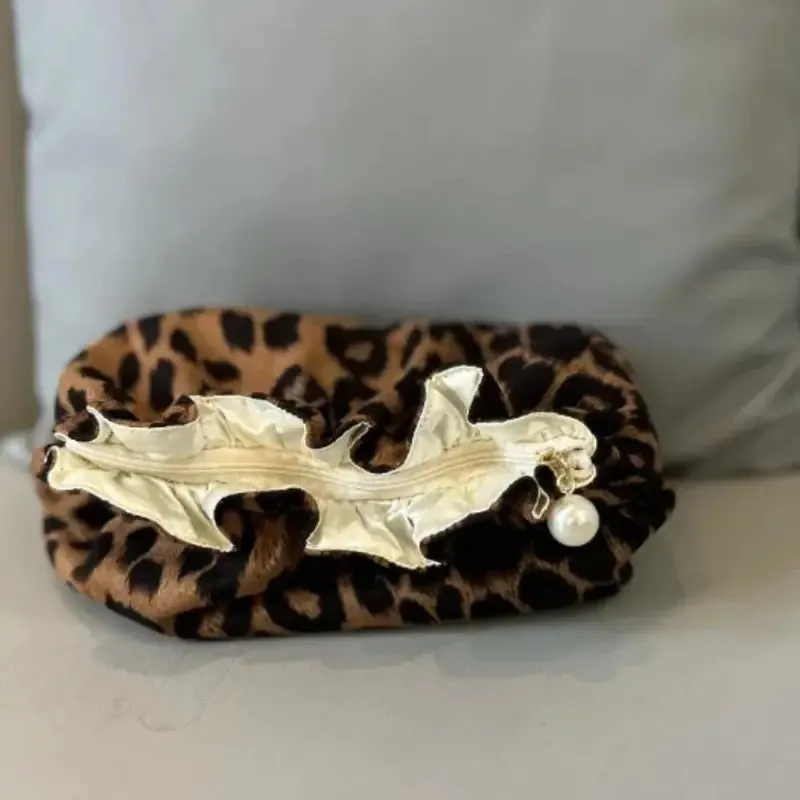 LEOPARD PRINT COSMETIC SET OF 2