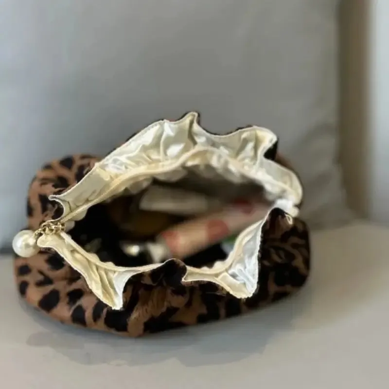 LEOPARD PRINT COSMETIC SET OF 2