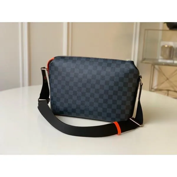 Men&#8217;s Damier Cobalt Canvas Discovery Messenger Pm N40159 2019 Collection