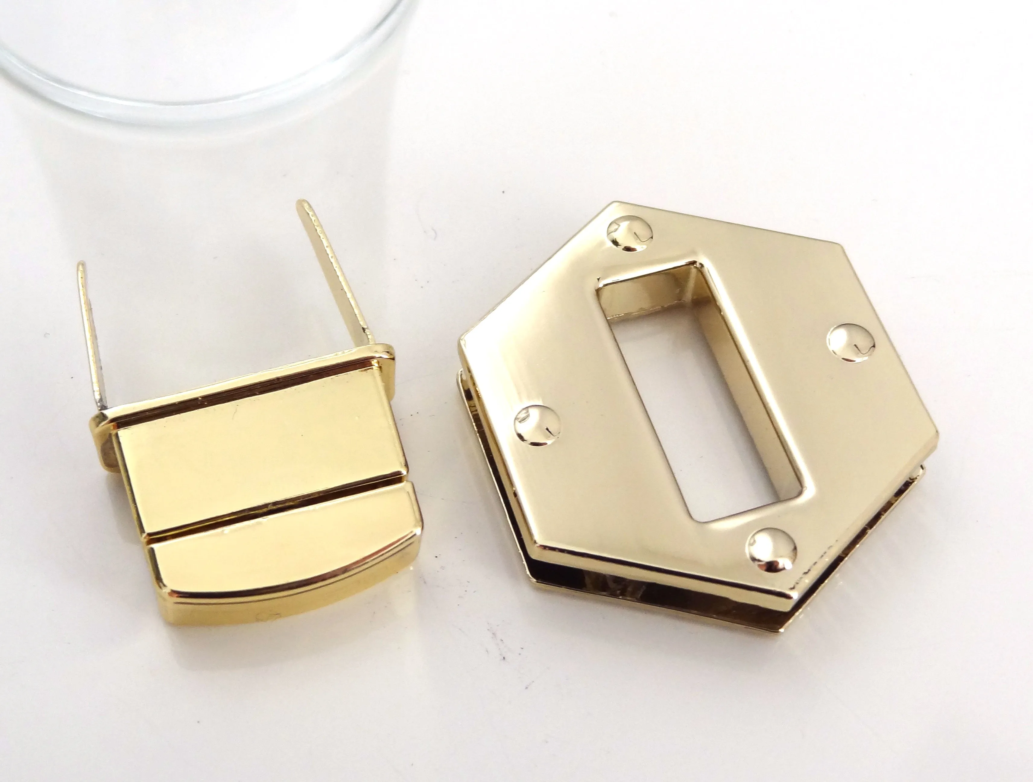 Mini "Hexagon" Twist Lock