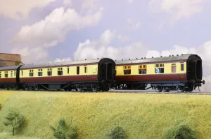MTH Finescale O Gauge 4-Car ex-LMS Passenger Coach Set BR Crimson & Cream