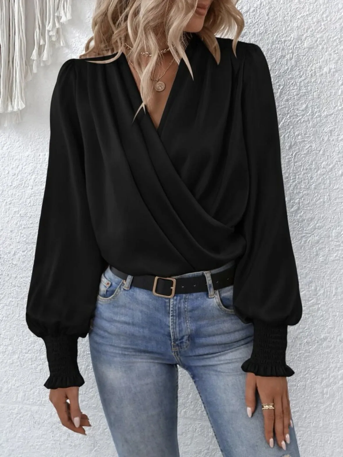 Women's V-neck Lantern Sleeve Elegant Solid Color Shirt